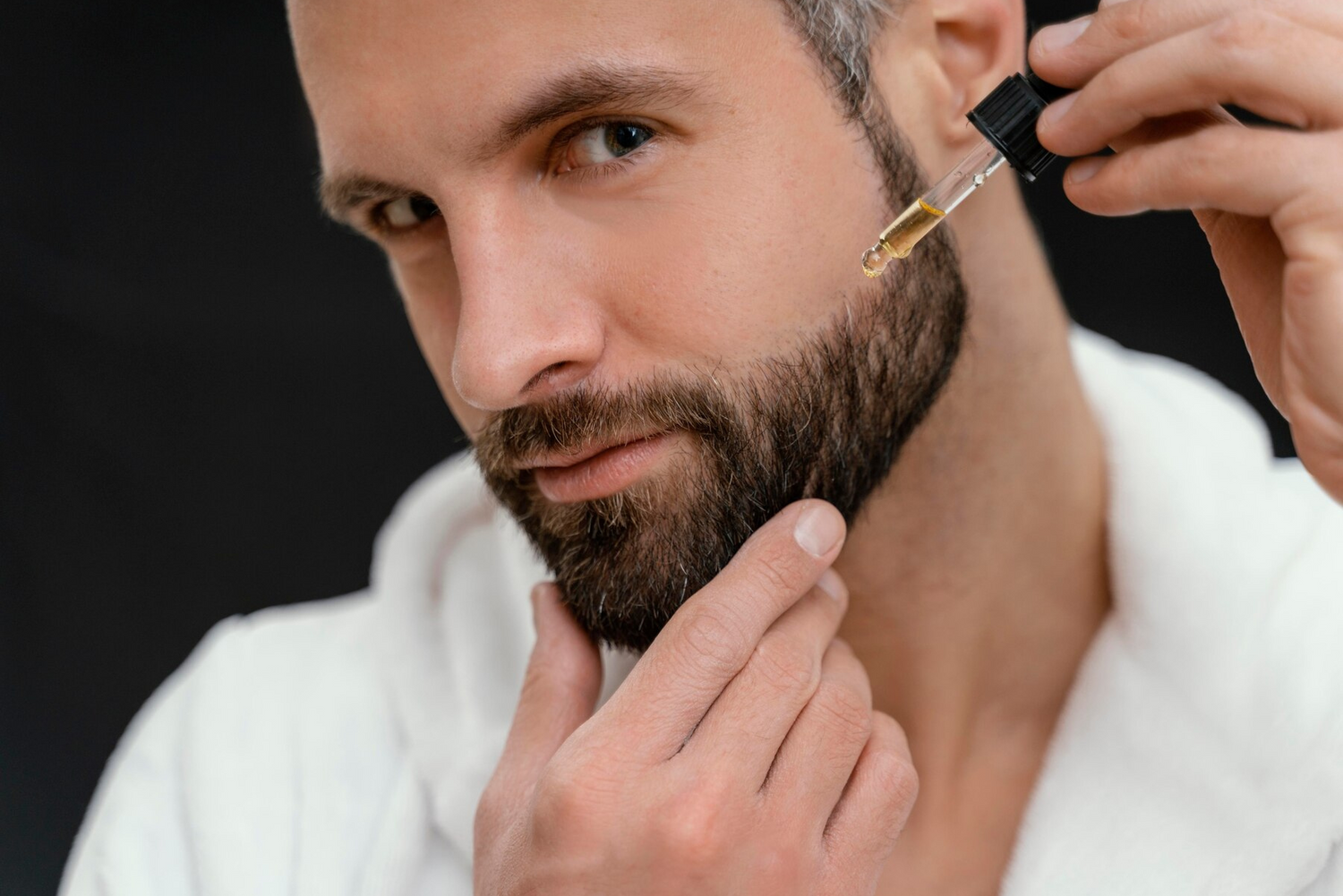 Understanding Oud: The Luxury Scent in Byantar Cosmetics